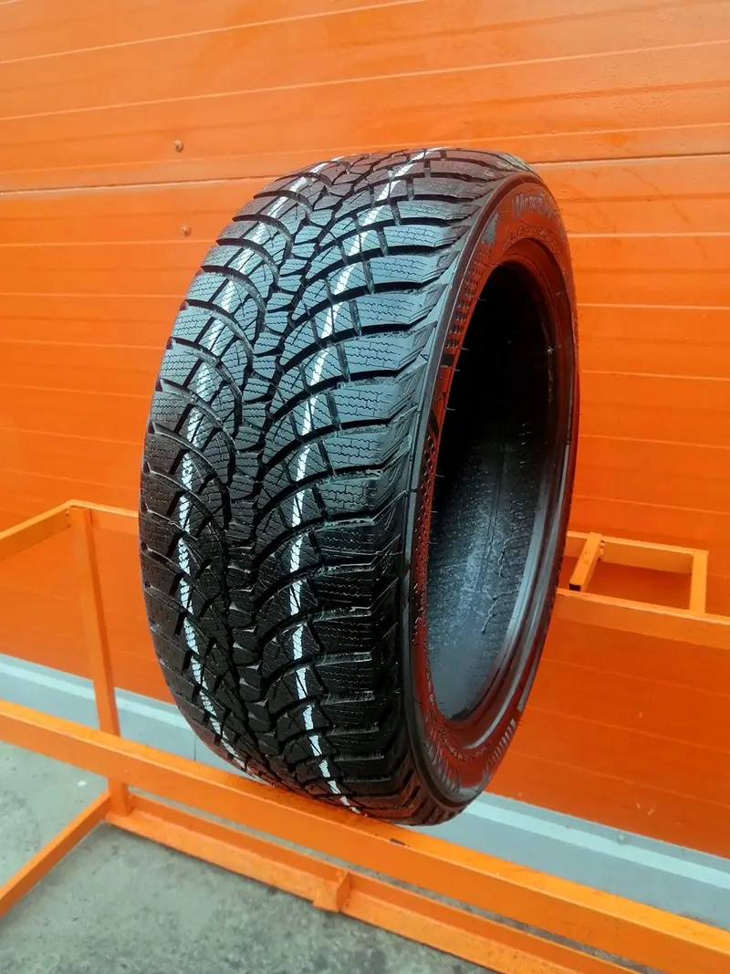 Б/у шина 235/45 R18 Kumho Winter Craft WP71