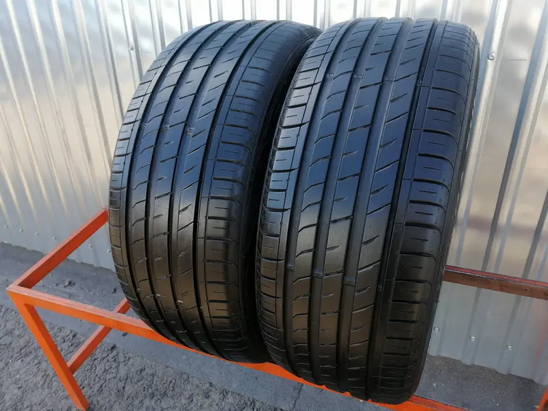 Пара б/у шин 235/45 R18 Nexen Nfera SU1