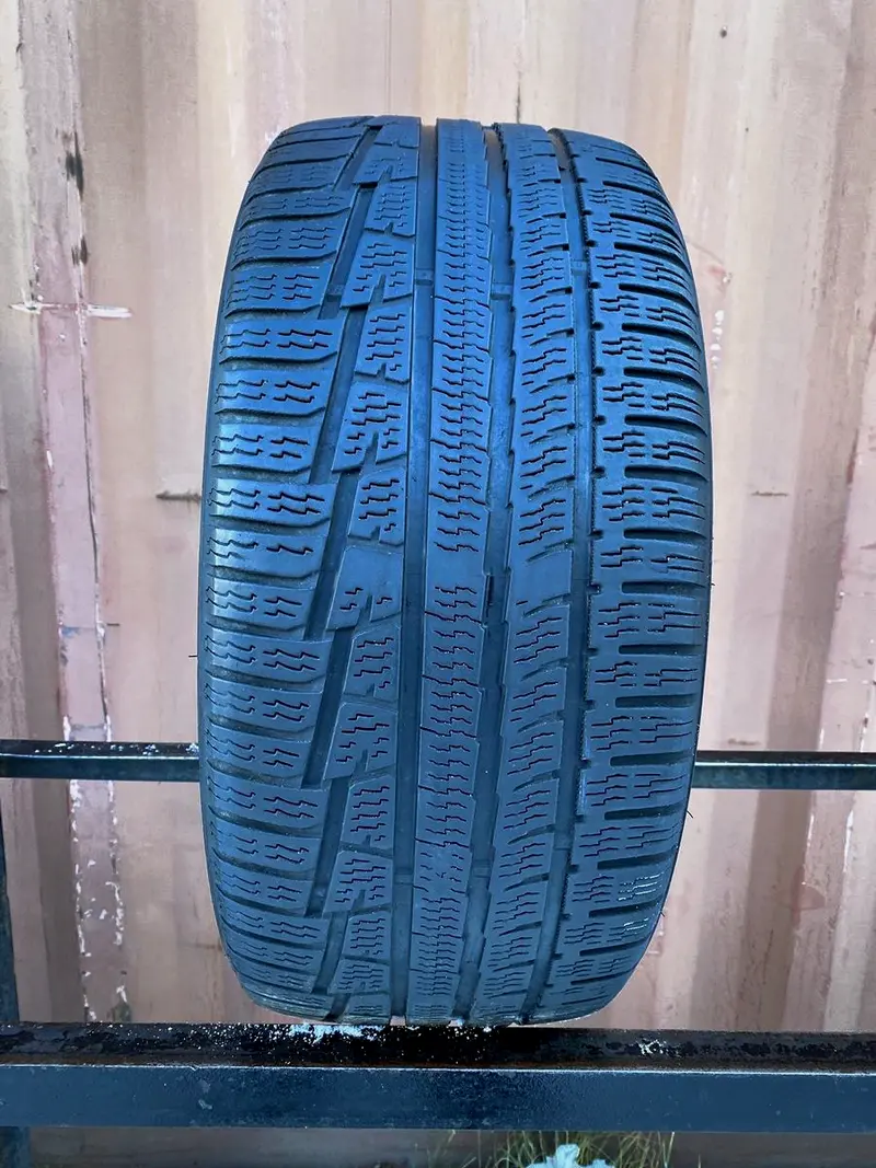 Б/у шина 235/45 R18 Nokian WR A3