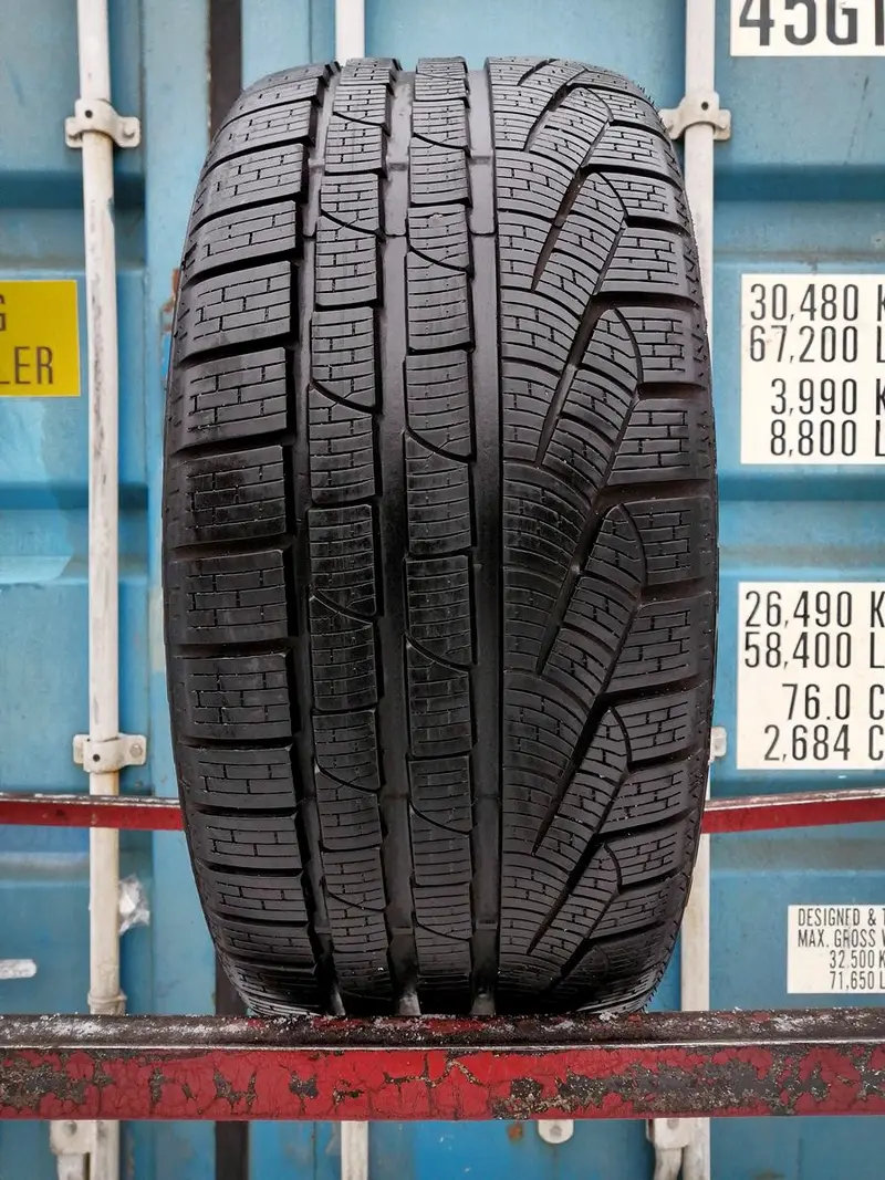 Б/у шина 235/45 R18 Pirelli Winter 240 Sottozero 2