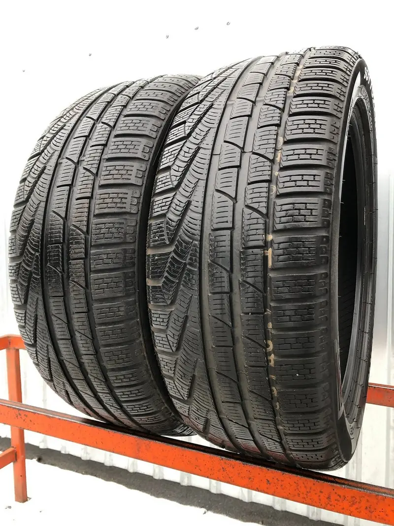 Пара б/у шин 235/45 R18 Pirelli Winter 240 Sottozero 2