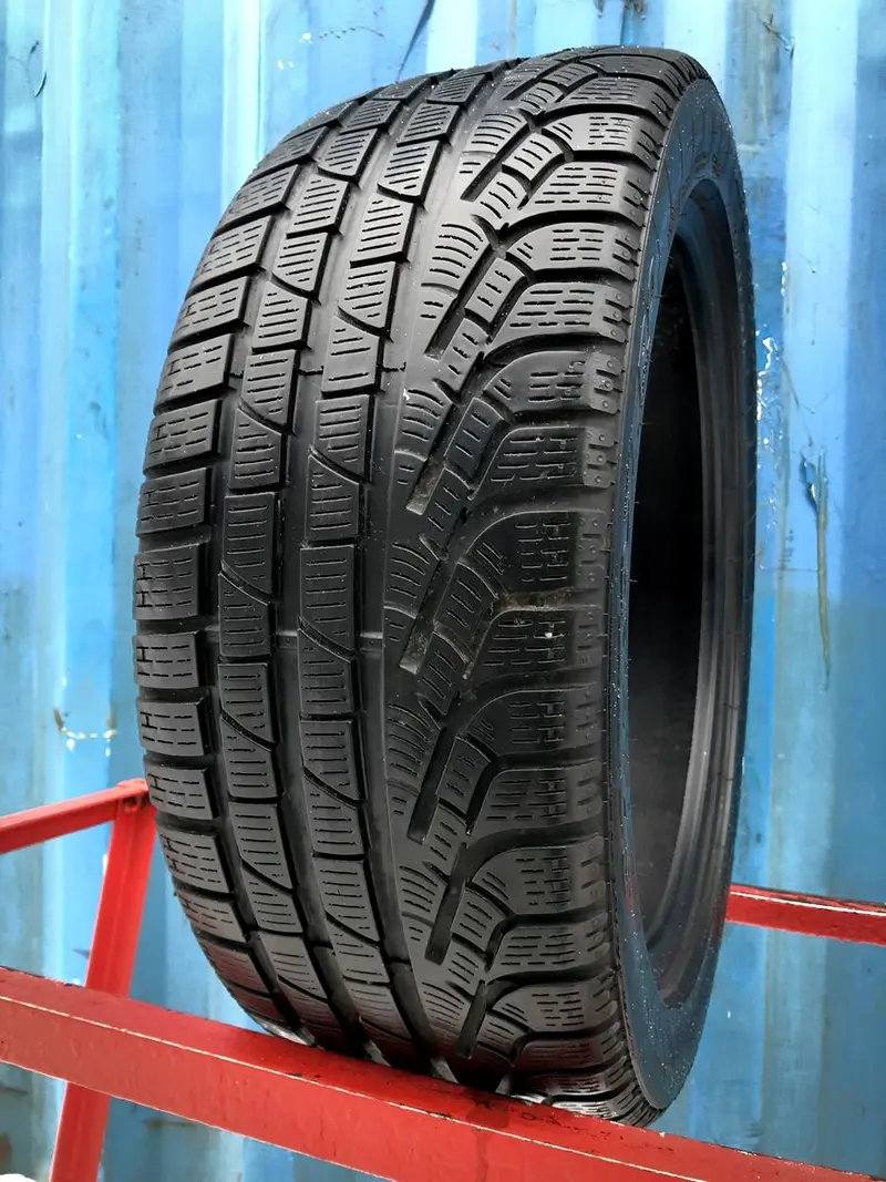Б/у шина 235/45 R18 Pirelli Winter 240 Sottozero 2