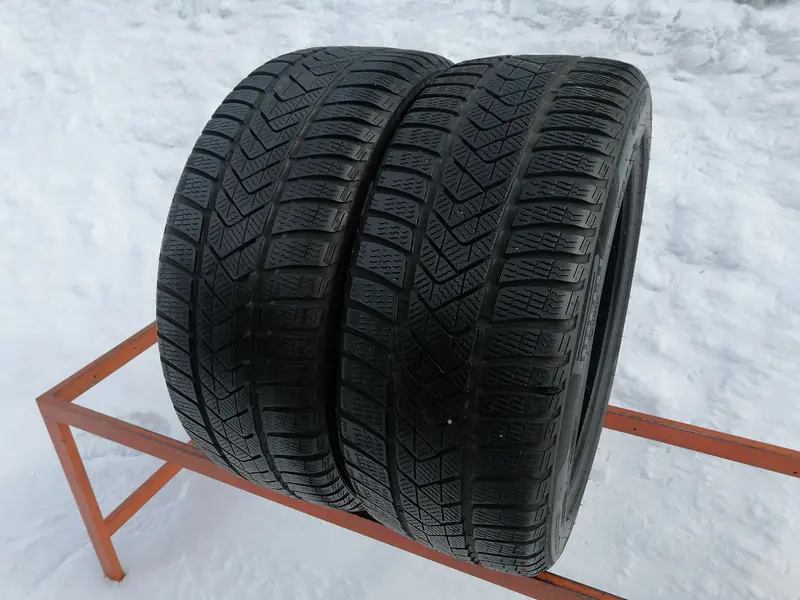 Пара б/у шин 235/45 R18 Pirelli Winter Sottozero 3