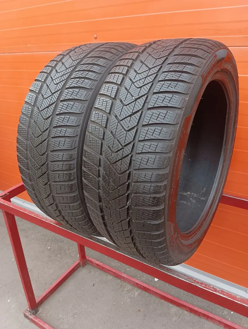 Пара б/у шин 235/45 R18 Pirelli Winter Sottozero 3