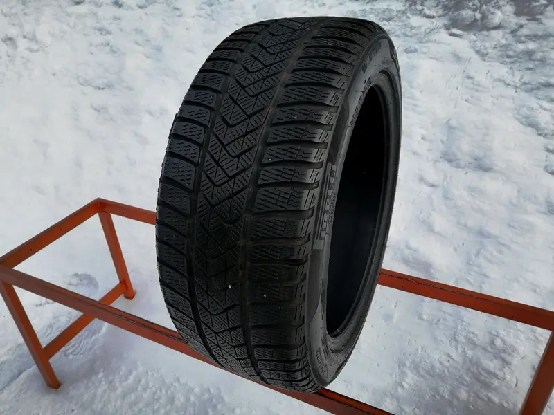 Б/у шина 235/45 R18 Pirelli Winter Sottozero 3
