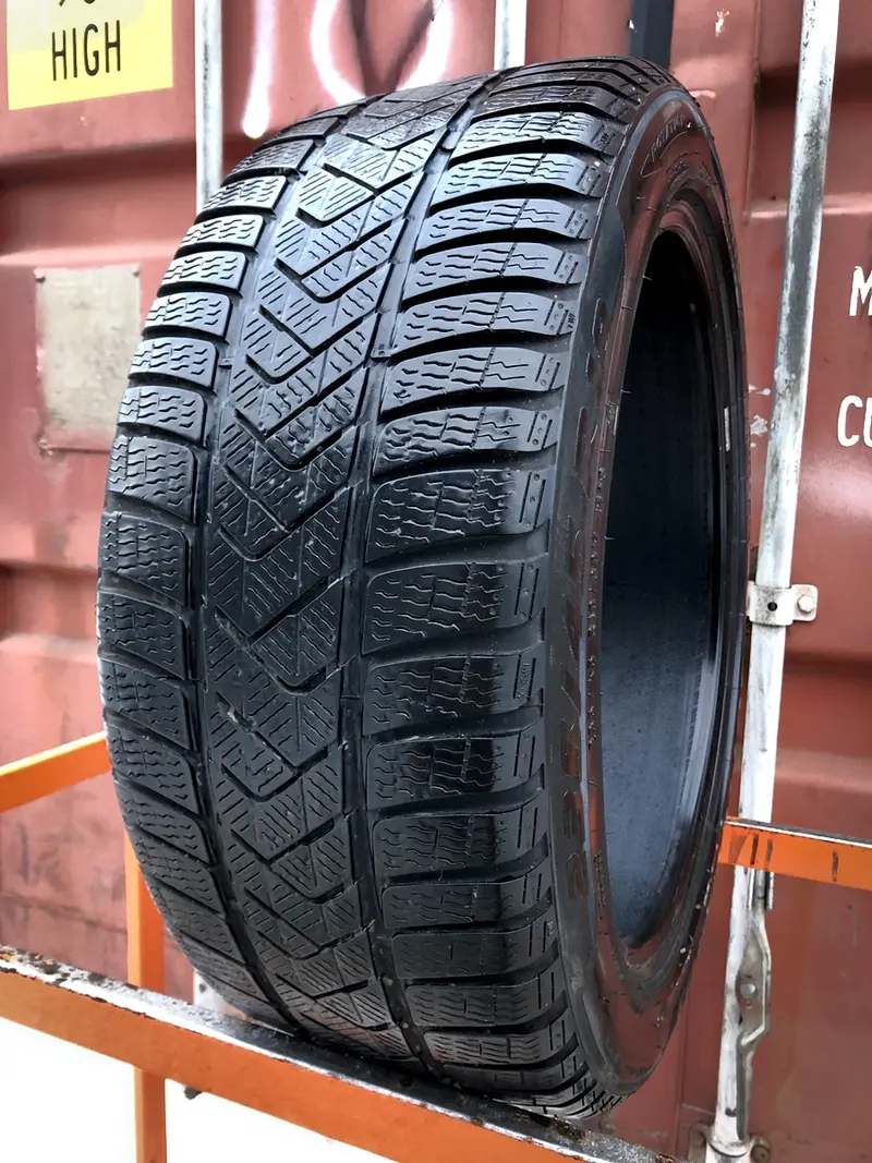 Б/у шина 235/45 R18 Pirelli Winter Sottozero 3