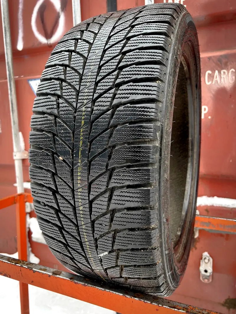 Б/у шина 235/45 R18 TRIANGLE Snowlink TWT02
