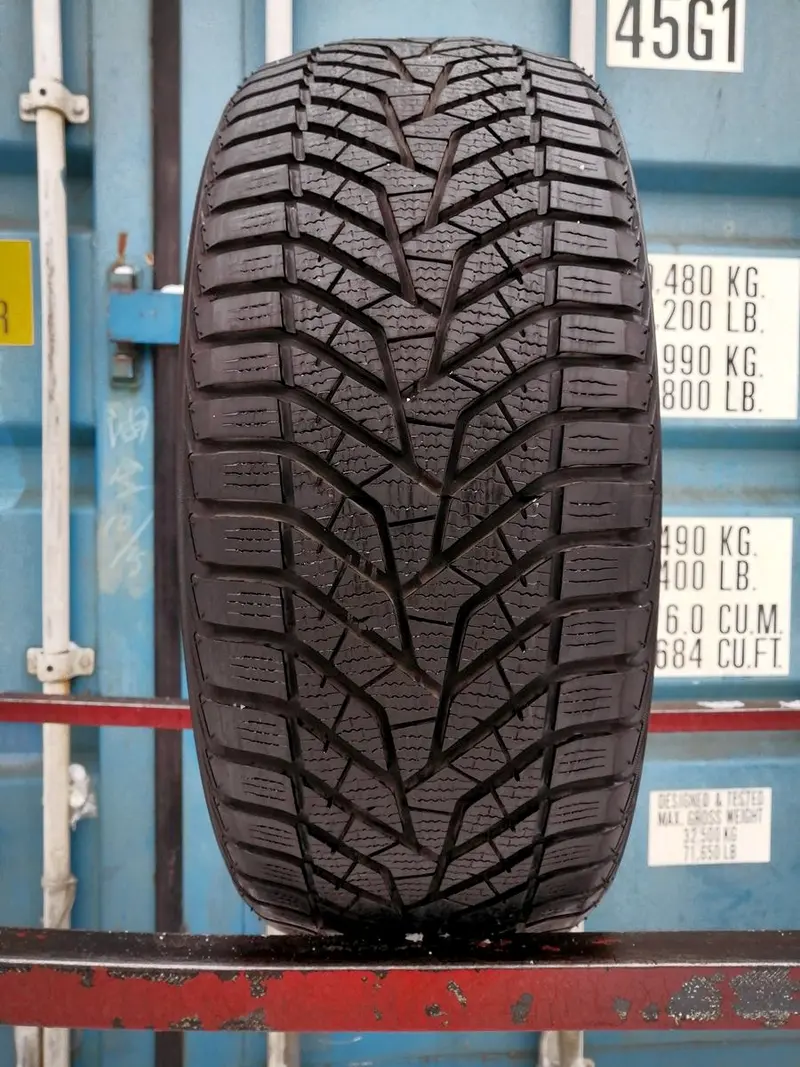 Б/у шина 235/45 R18 Yokohama W.drive V905