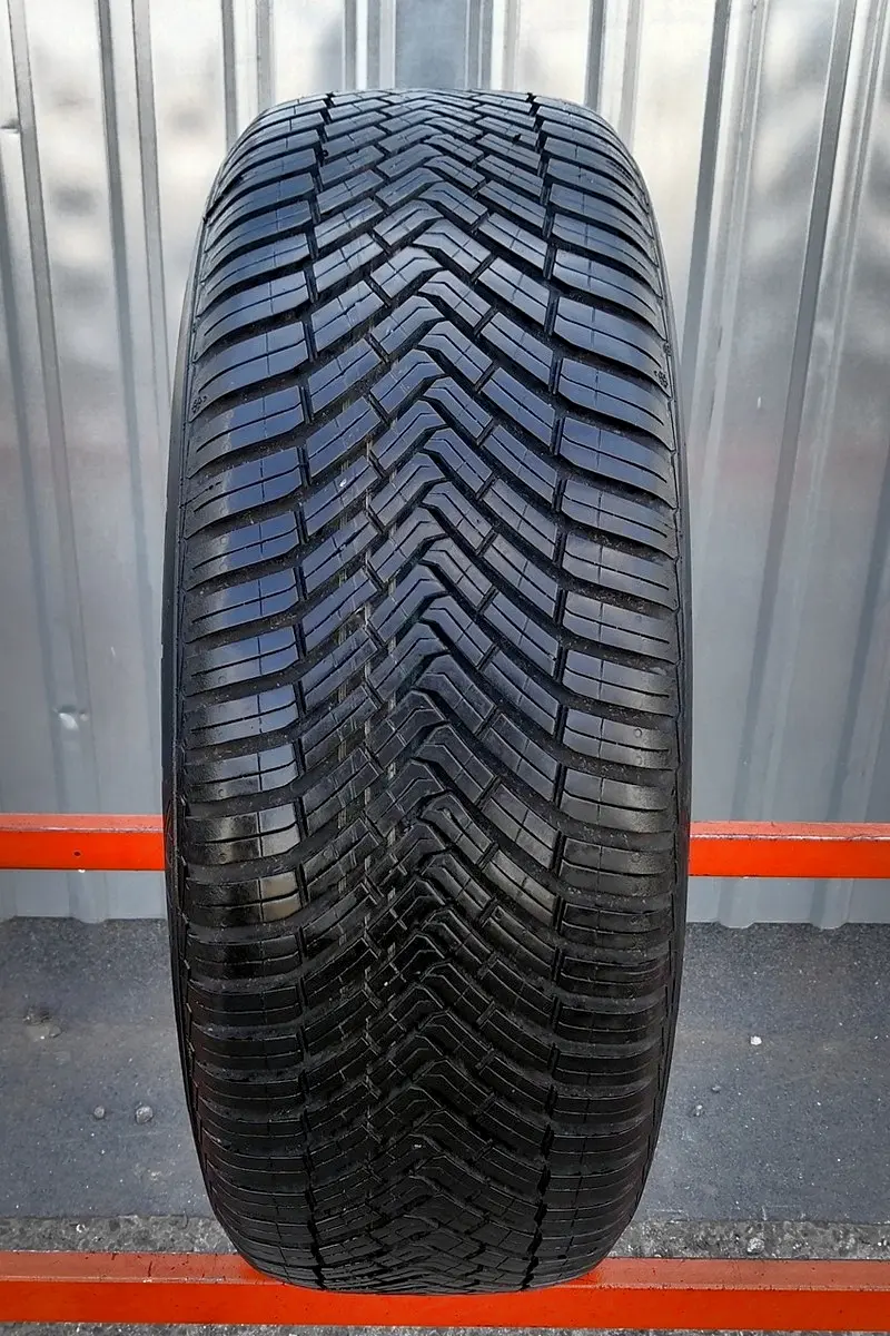 Б/у шина 235/45 R19 Continental AllSeasonContact, фото 1