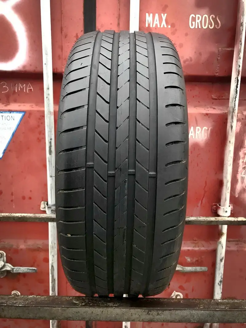 Б/у шина 235/45 R19 Goodyear EfficientGrip RunFlat MOE, фото 1