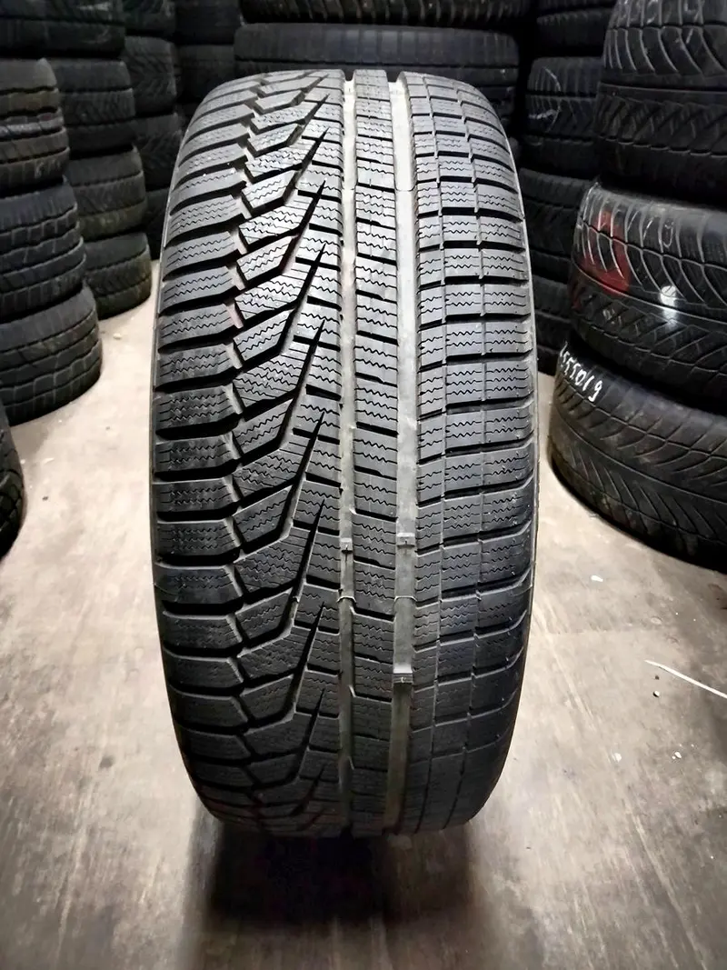 Б/у шина 235/45 R19 Hankook Winter I Cept Evo2 W320, фото 1