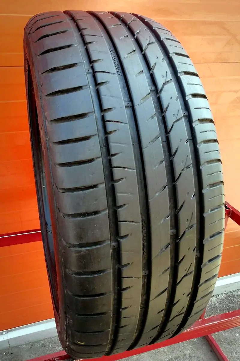 Б/у шина 235/45 R19 Kumho Crugen HP91