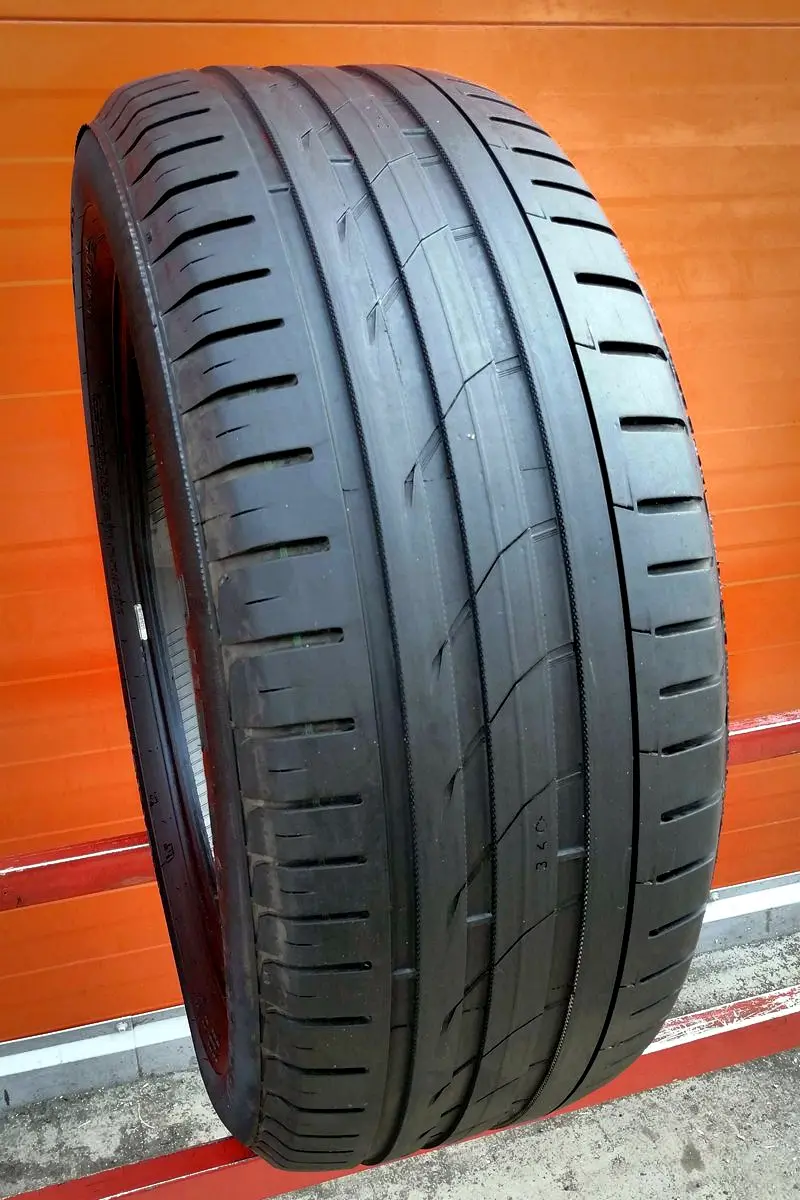 Б/у шина 235/45 R19 Nokian zLine