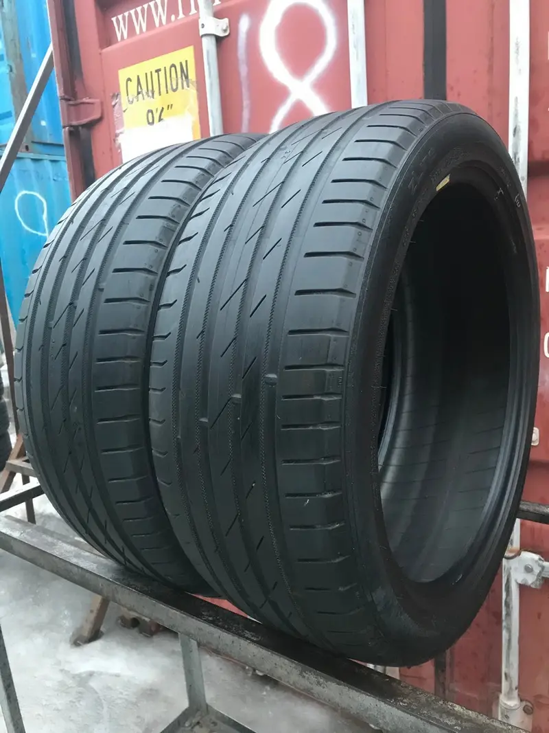 Пара б/у шин 235/45 R19 Nokian zLine