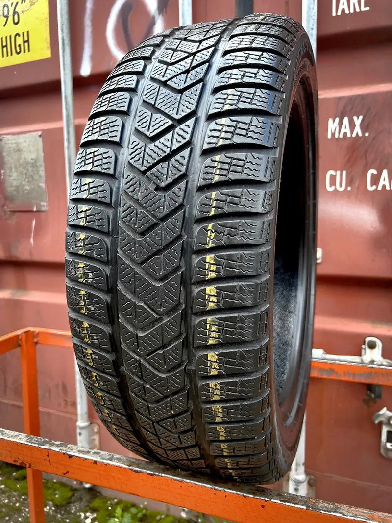 Б/у шина 235/45 R19 Pirelli Winter Sottozero 3, фото 1
