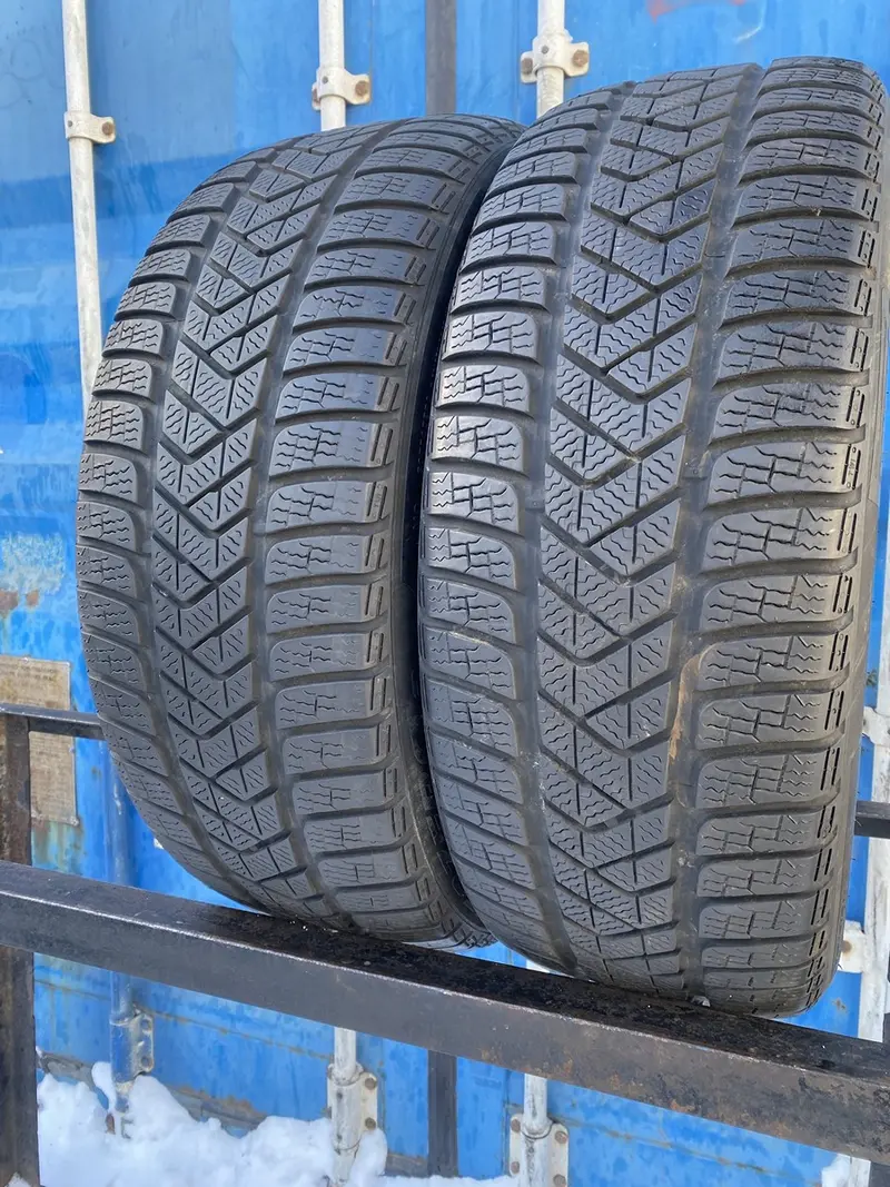 Пара б/у шин 235/45 R19 Pirelli Winter Sottozero 3