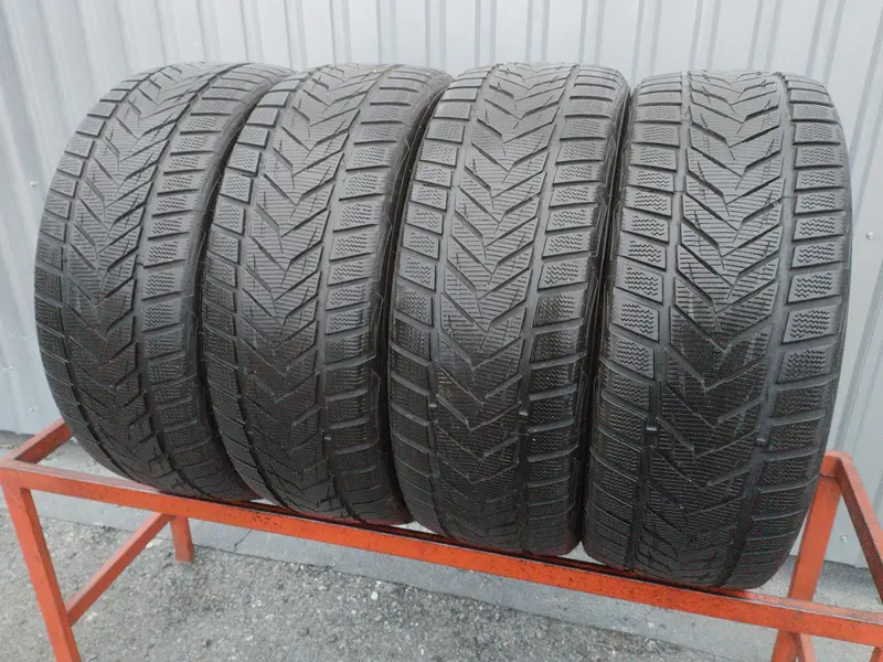 Комплект б/у шин 235/45 R19 Vredestein Wintrac Xtreme S