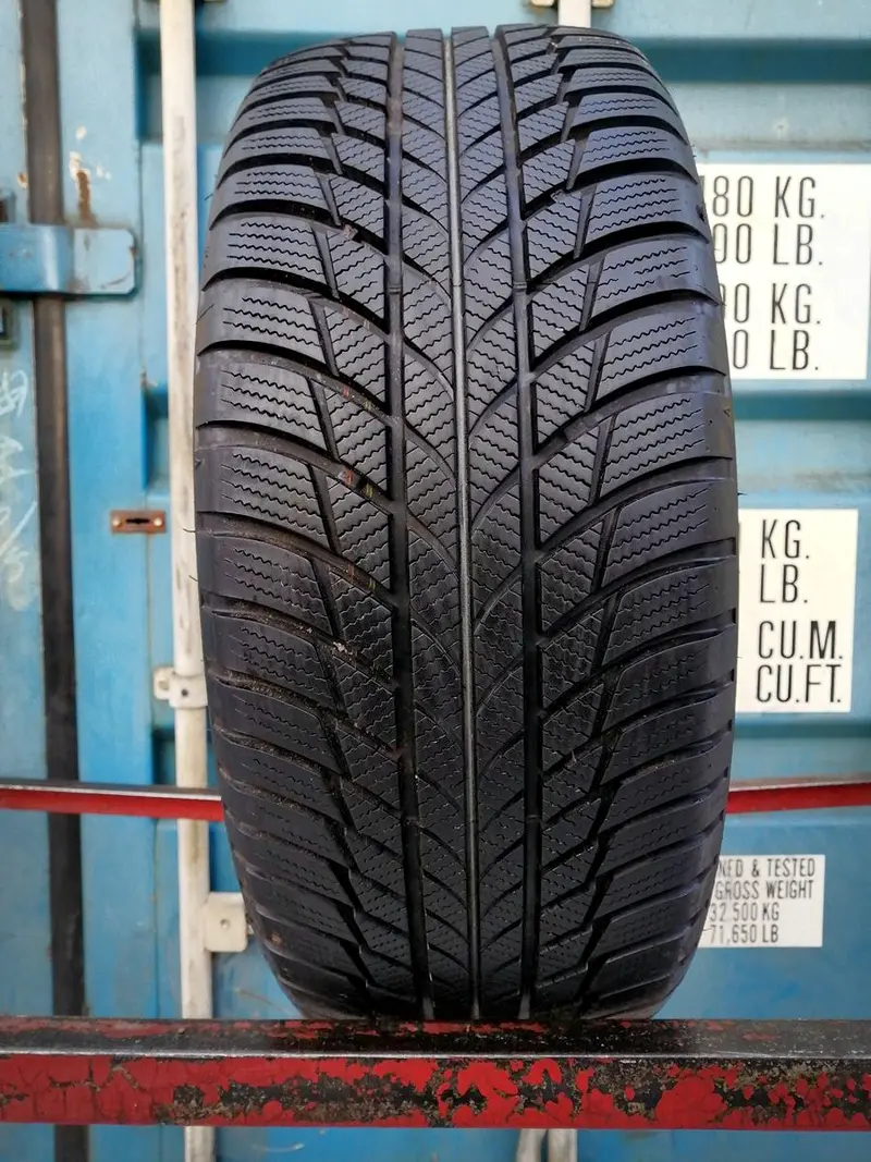 Б/у шина 235/45 R20 Bridgestone Blizzak LM-001