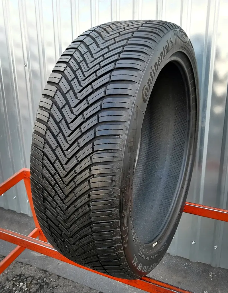 Б/у шина 235/45 R20 Continental AllSeasonContact