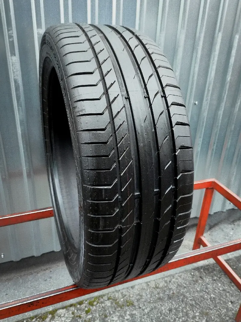 Б/у шина 235/45 R20 Continental ContiSportContact 5 SUV