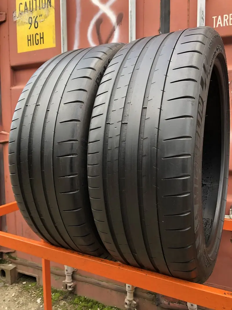 Пара б/у шин 235/45 R20 Michelin Pilot Super Sport