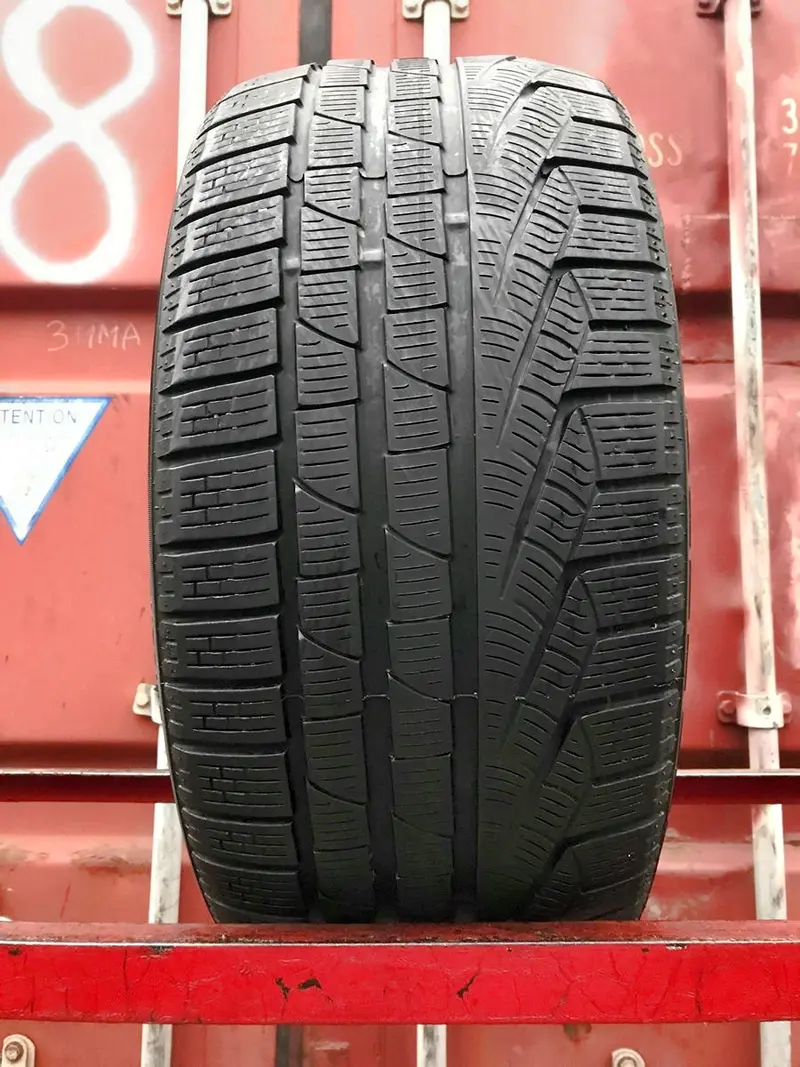 Б/у шина 235/45 R20 Pirelli Winter 240 Sottozero 2