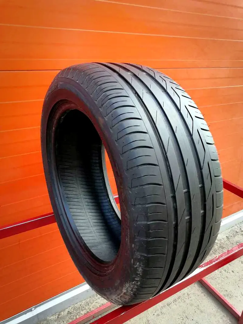 Б/у шина 235/50 R17 Bridgestone Turanza T001