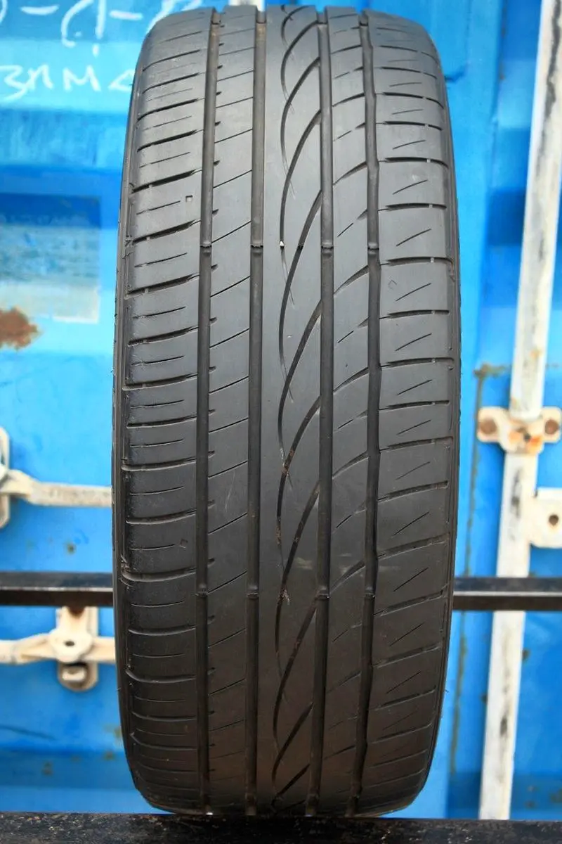 Б/у шина 235/50 R17 Falken Ziex ZE-912