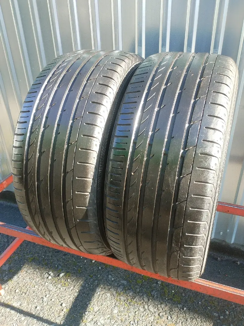 Пара б/у шин 235/50 R17 Yokohama Advan Sport V103