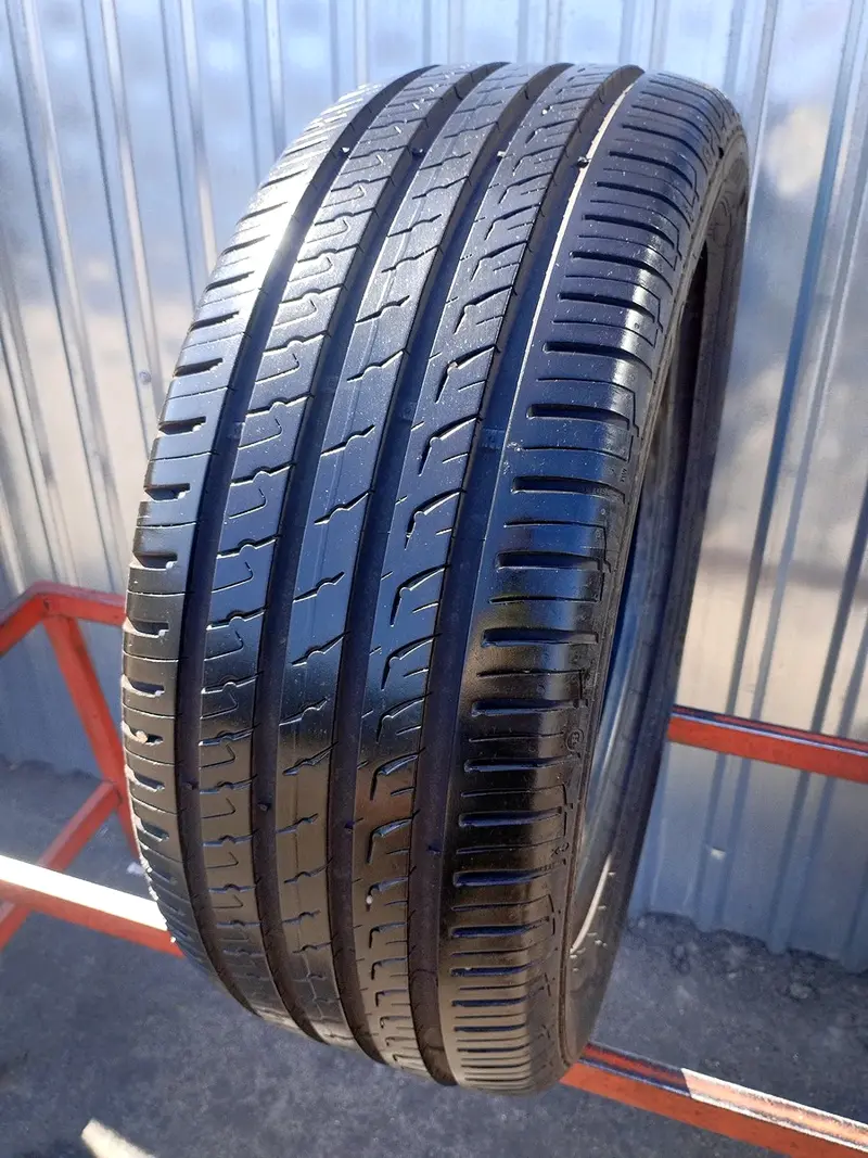 Б/у шина 235/50 R18 Barum Bravuris 5HM