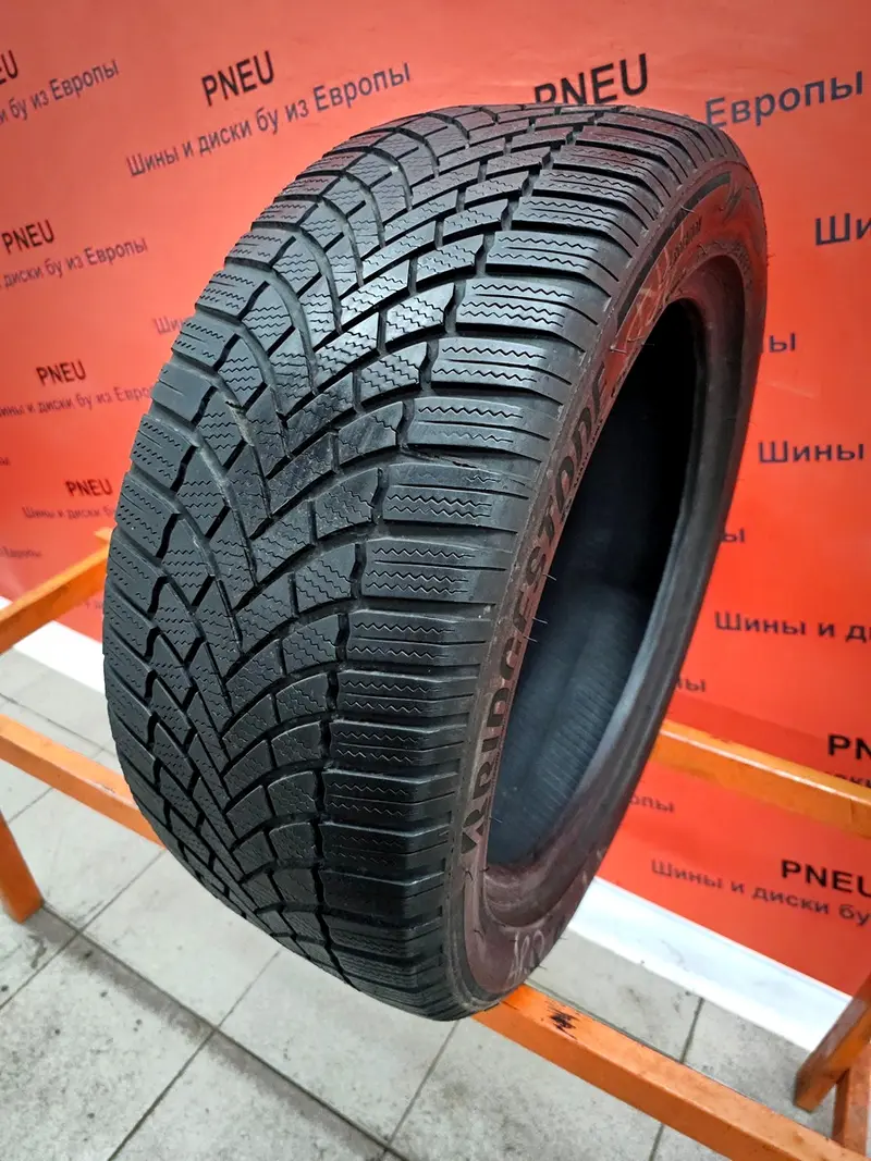 Б/у шина 235/50 R18 Bridgestone Blizzak LM-005, фото 1
