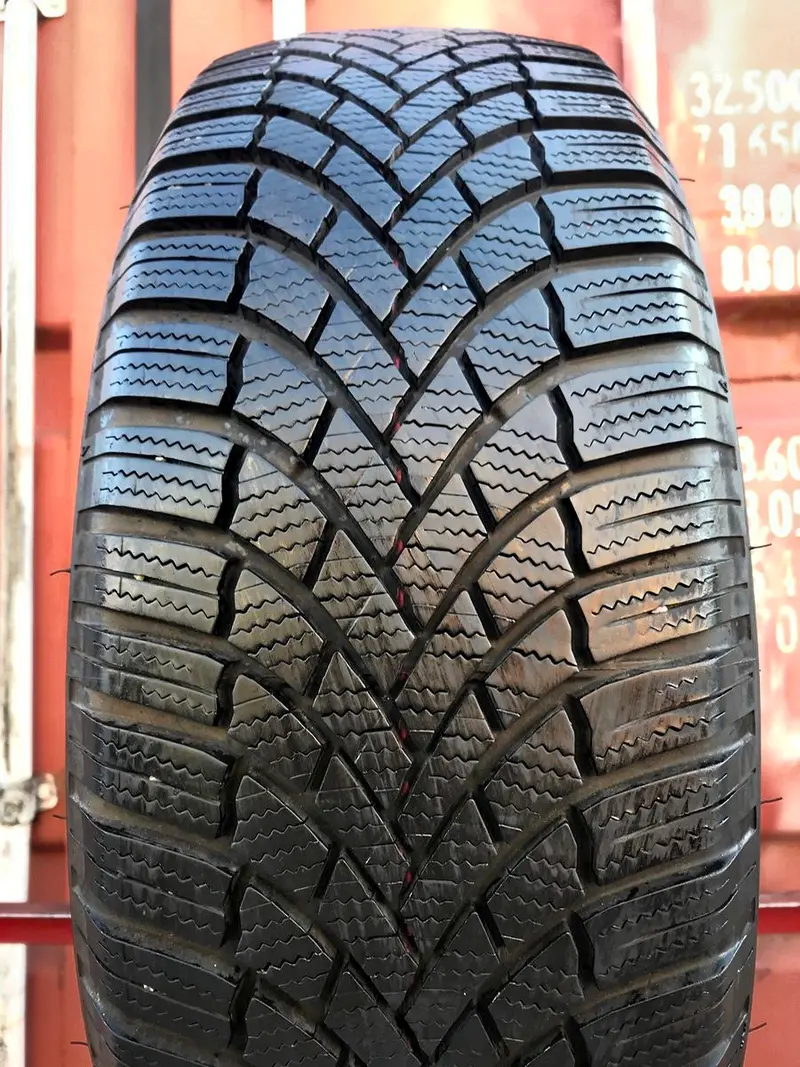Б/у шина 235/50 R18 Bridgestone Blizzak LM-005