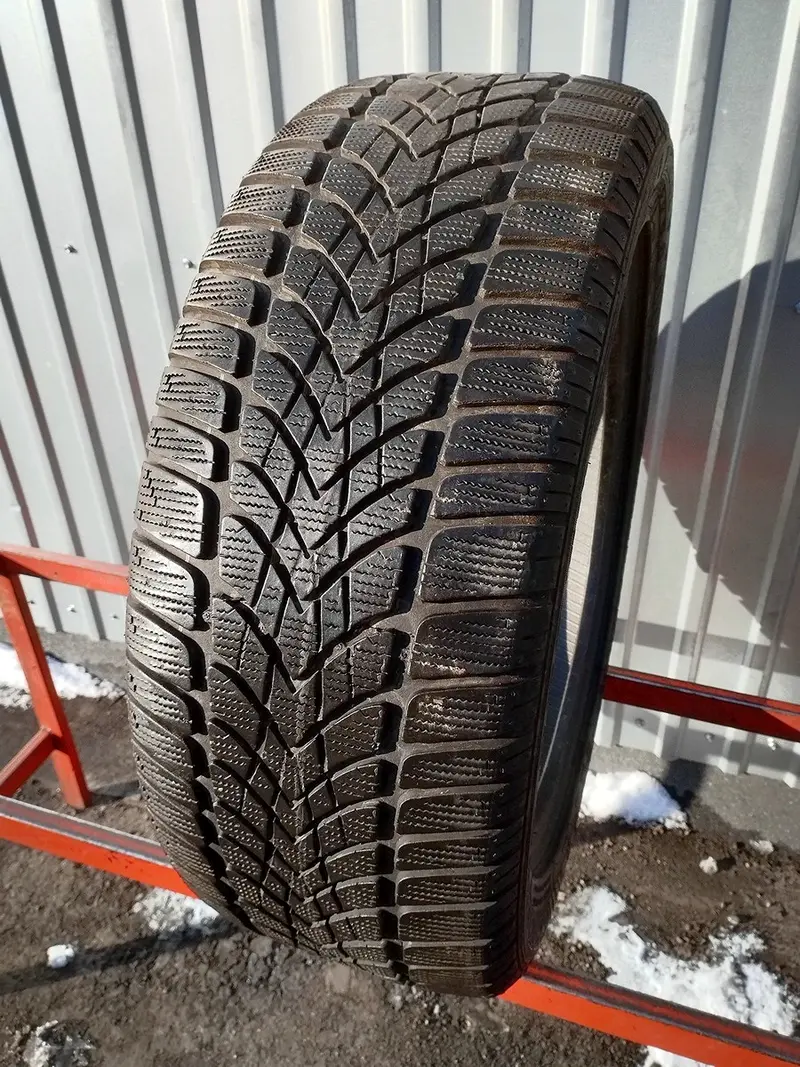 Б/у шина 235/50 R18 Dunlop SP Winter Sport 4D
