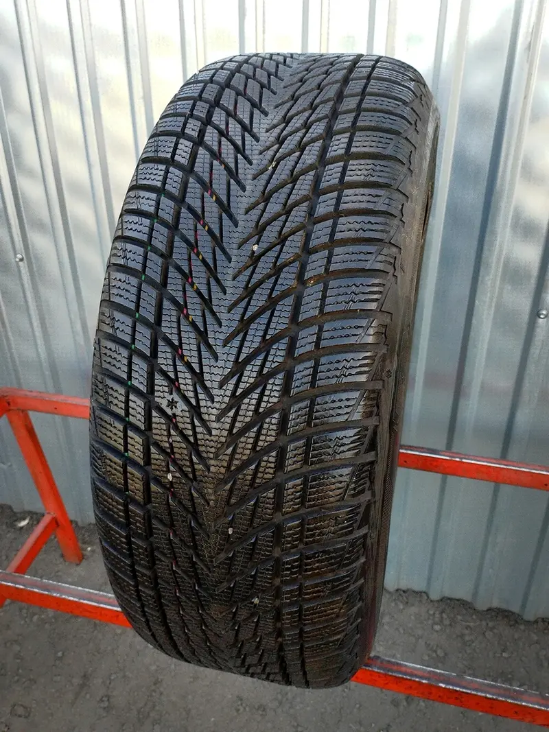 Б/у шина 235/50 R18 Goodyear Ultragrip Performance 3