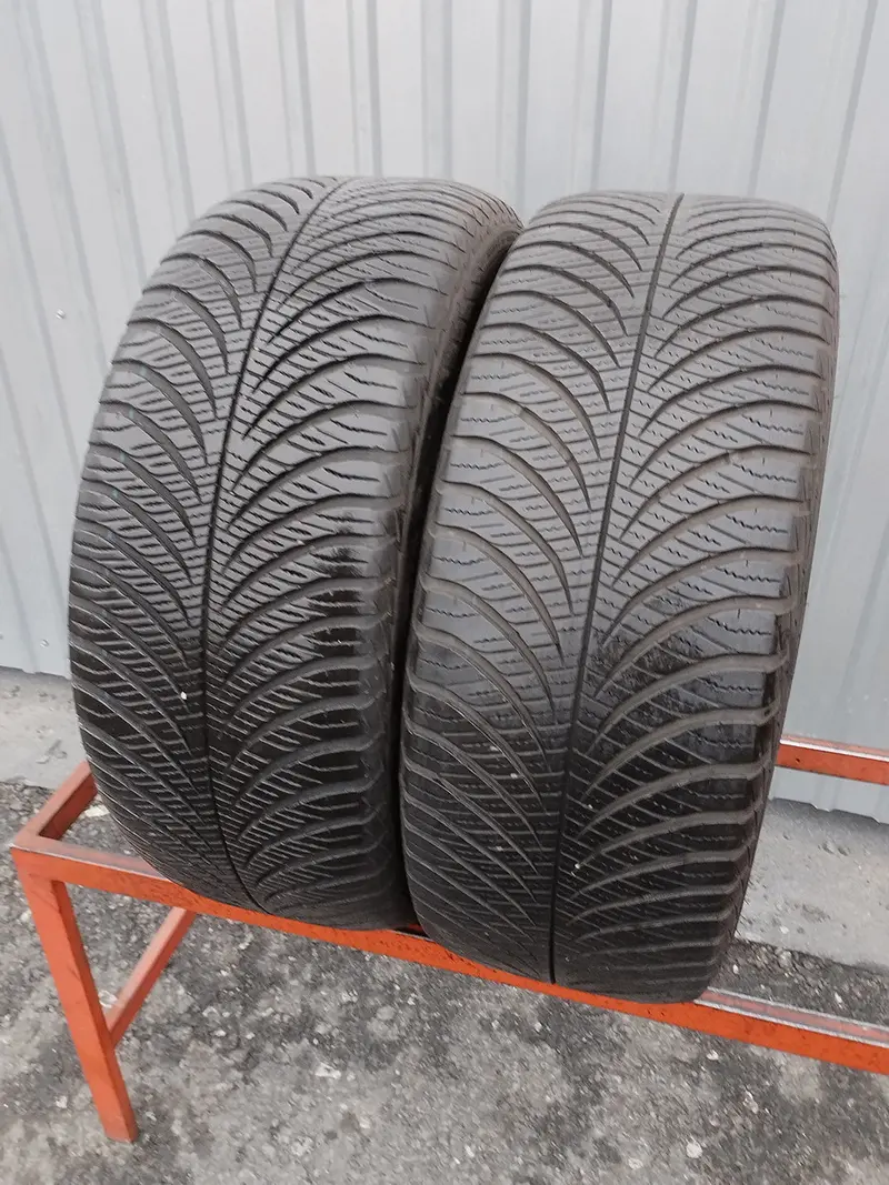 Пара б/у шин 235/50 R18 Goodyear Vector 4Seasons Gen-2, фото 1