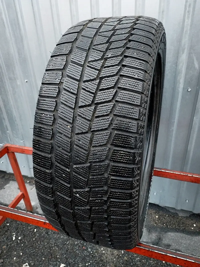 Б/у шина 235/50 R18 Maxxis Arctictrekker NP3
