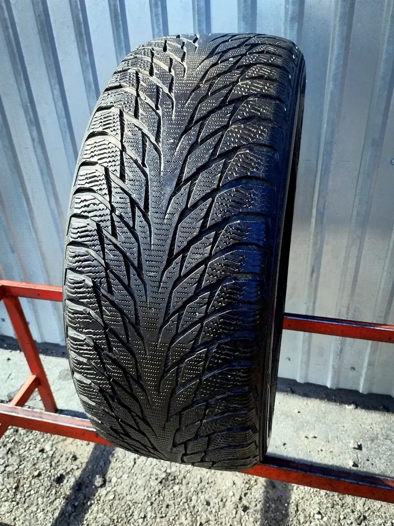 Б/у шина 235/50 R18 Nokian Hakkapeliitta R2, фото 1