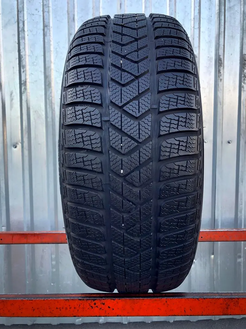 Б/у шина 235/50 R18 Pirelli Winter Sottozero 3