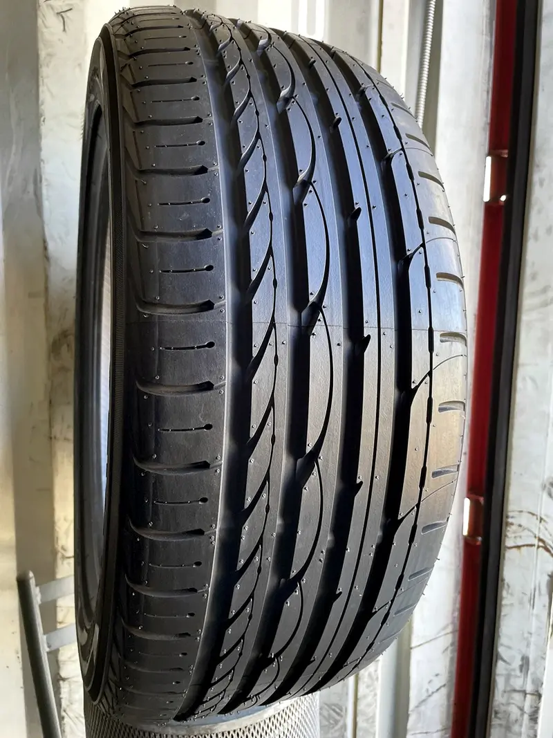 Б/у шина 235/50 R18 Yokohama Advan Sport V103