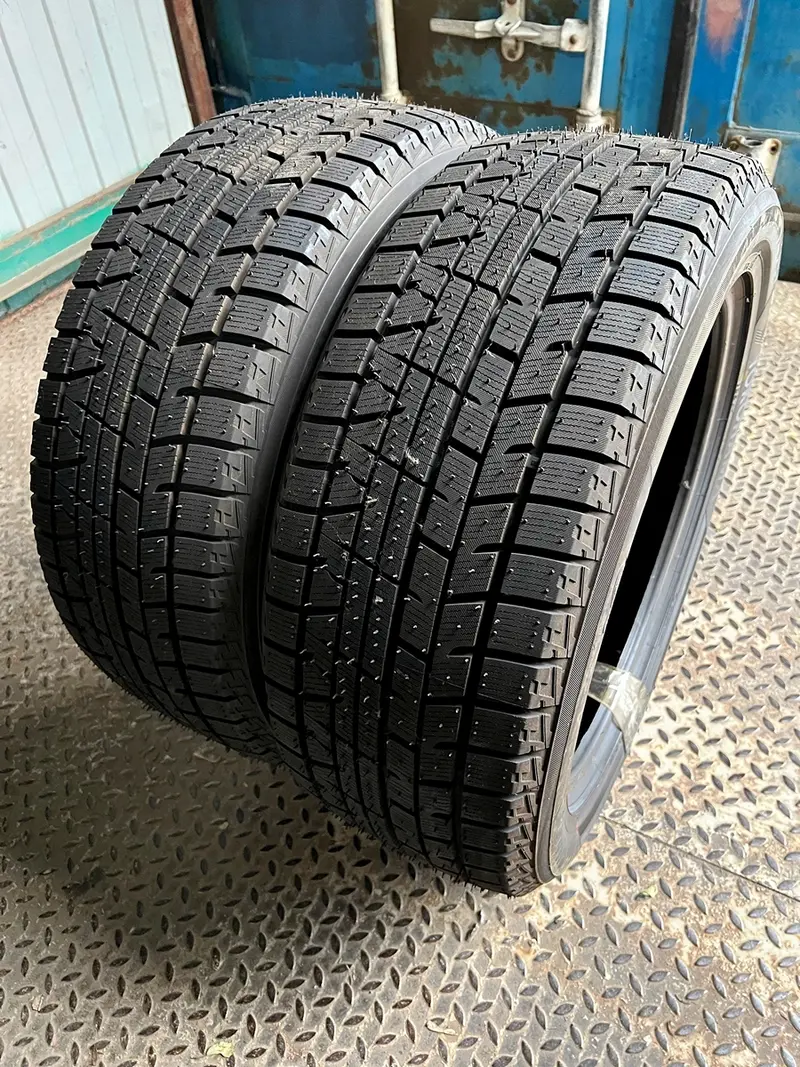 Пара новых шин 235/50 R18 Yokohama Ice Guard IG50 Plus, фото 1