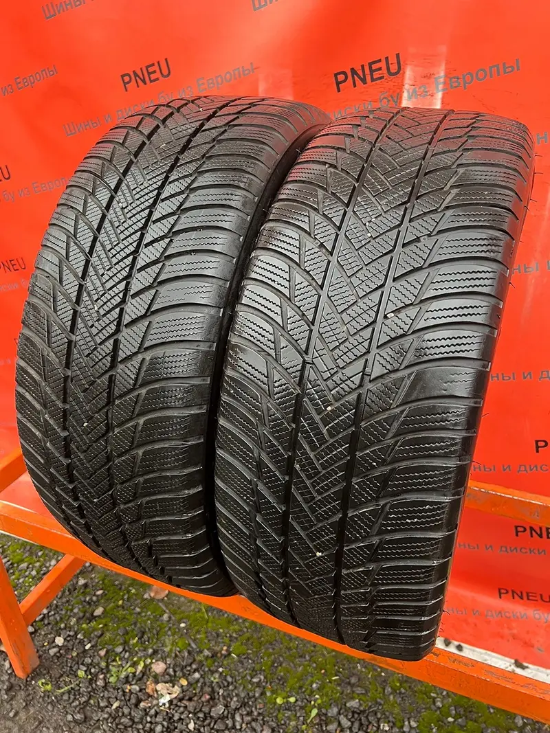 Пара б/у шин 235/50 R19 Bridgestone Blizzak LM-001