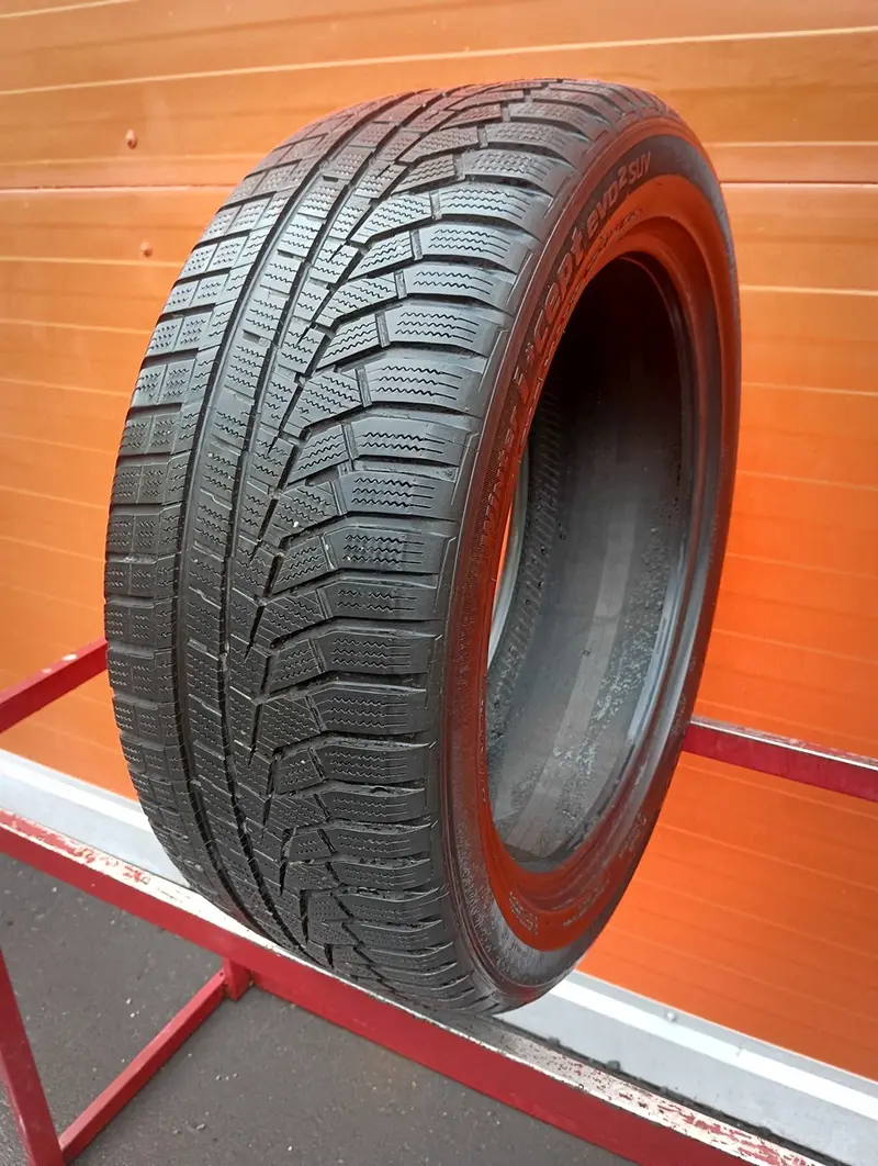 Б/у шина 235/50 R19 Hankook Winter I Cept Evo2 W320 SUV