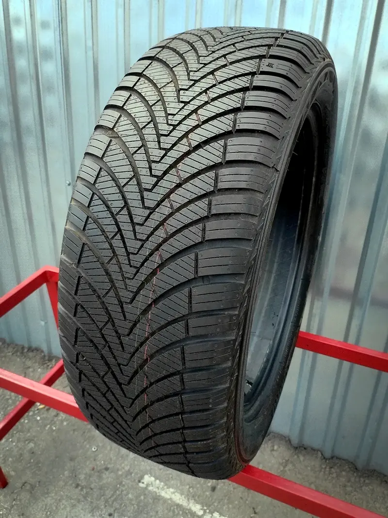 Новая шина 235/50 R19 Kumho Solus 4S HA32 SUV