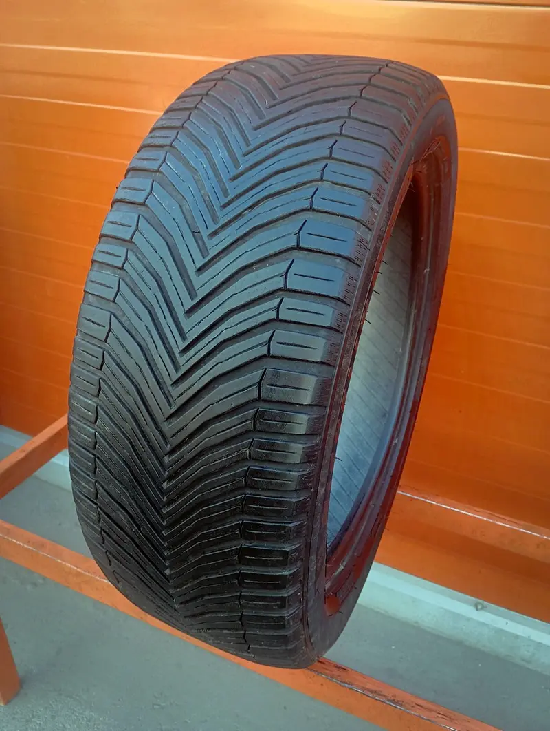 Б/у шина 235/50 R19 Michelin CrossClimate SUV