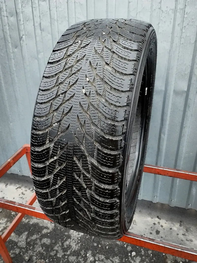 Б/у шина 235/50 R19 Nokian Hakkapeliitta R3 SUV