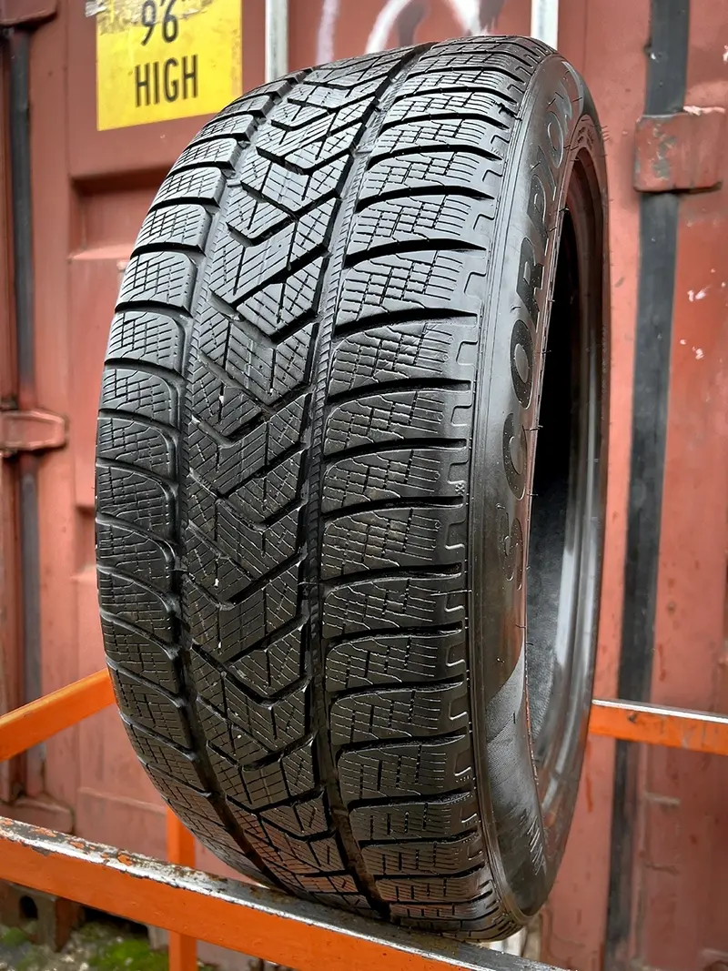 Б/у шина 235/50 R19 Pirelli Scorpion Winter, фото 1