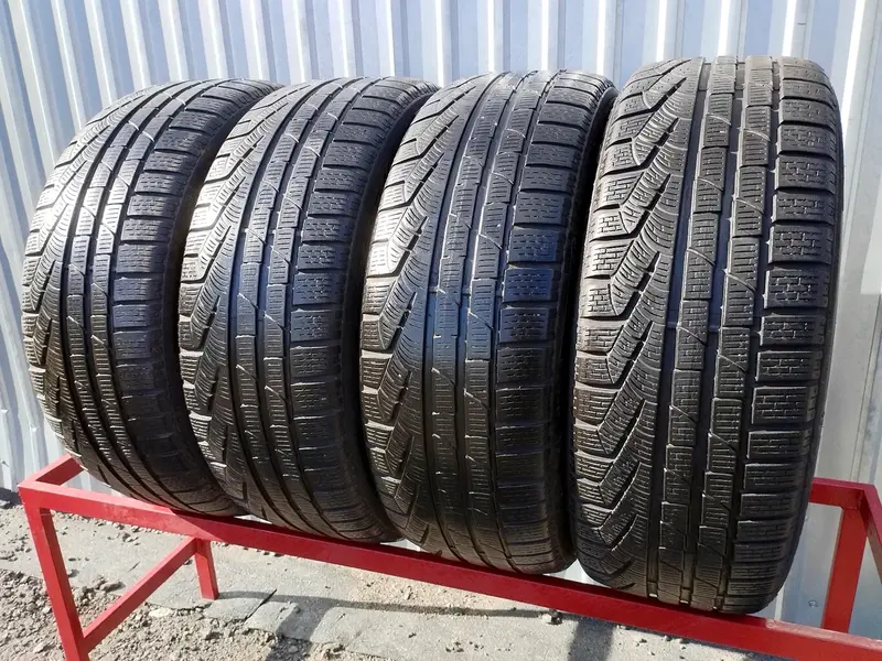 Комплект б/у шин 235/50 R19 Pirelli Winter 240 Sottozero 2