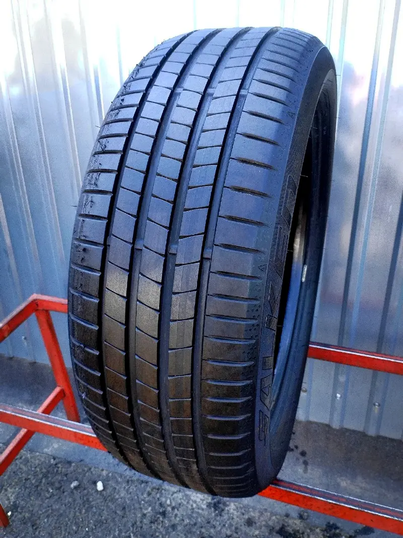 Б/у шина 235/50 R20 Falken e.Ziex