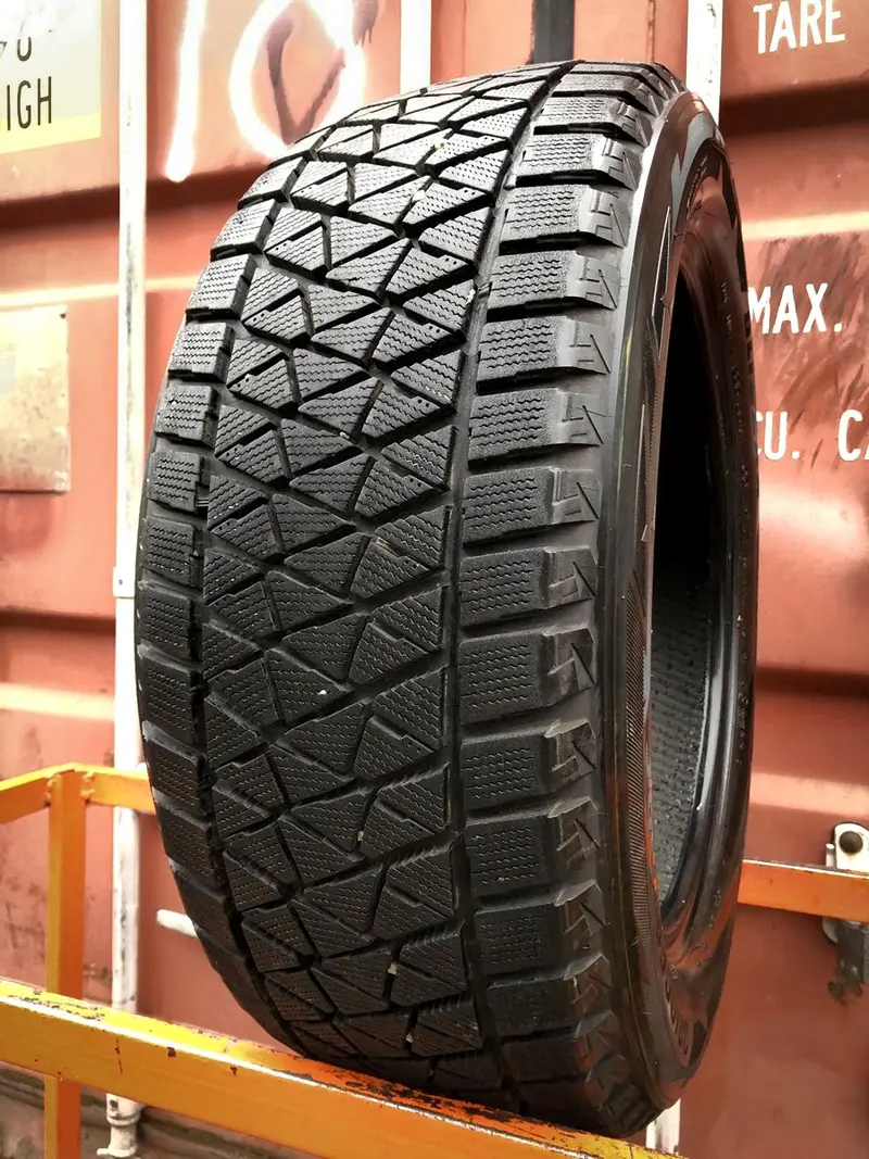 Б/у шина 235/55 R17 Bridgestone Blizzak DM-V2, фото 1