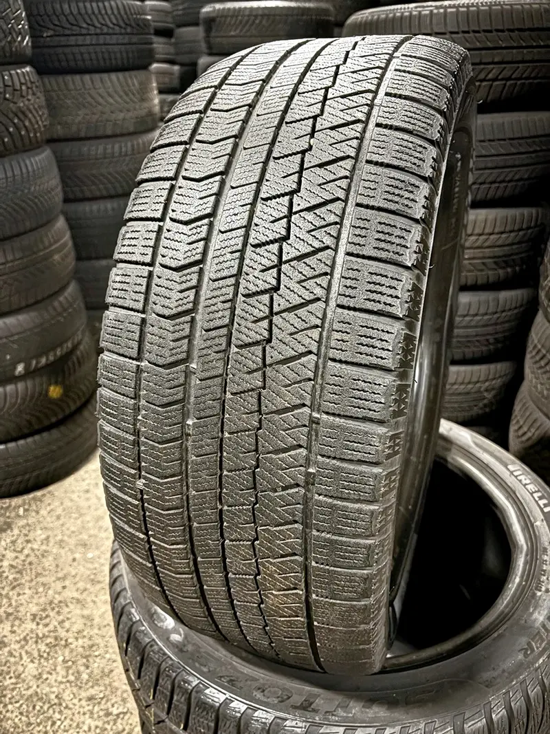 Б/у шина 235/55 R17 Bridgestone Blizzak Ice